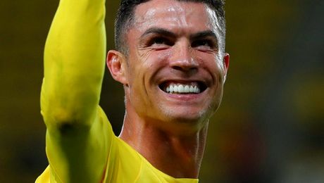Sumă uriașă câștigată de Cristiano Ronaldo pentru două postări în social media. 90% dintre oameni nu fac atâția bani într-o viață