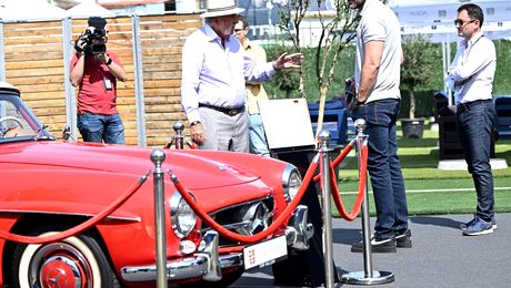 Asta înseamnă să fii milionar! Ion Țiriac are omul lui care îl îmbracă în fața tuturor: Cum au fost surprinși când s-au dat jos din mașină