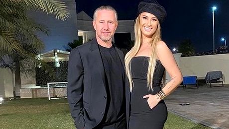 A umilit-o public pe Anamaria Prodan: „Îi dau bani lunar: 2.000 de euro! Cere și extra”