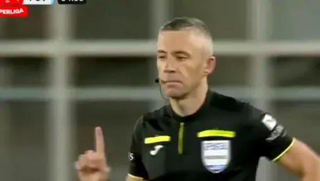 Decizie controversată în meciul Dinamo – Voluntari. Arbitrul acordă penalty pentru „câini”, apoi revine asupra deciziei