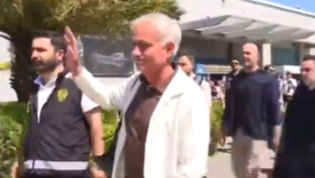 Primire incendiară pentru Jose Mourinho la Fenerbahce! Mii de fani l-au luat cu asalt pe „The Special One”. Video