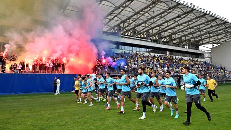 De ce s-au luat la bătaie Țicu și Hanca în vestiarul Petrolului? „Pe vremea lui Copilu nu erai așa tare-n gură!” Ce se întâmplă, în realitate, cu investitorii turci