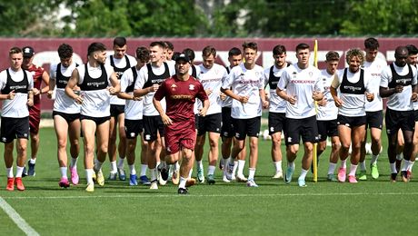 L-a convins pe Lennon și a semnat un nou contract cu Rapid. A venit anunțul clubului