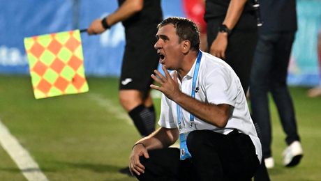 Hagi a rămas mască! A vorbit câteva secunde, apoi nimeni nu i-a pus nicio întrebare la conferință. „Regele” s-a ridicat și a părăsit sala: „Sunteți supărați că am câștigat?!”