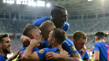 PRO TV se încăpățânează în disputa cu suporterii FCSB! A luat meciul cu LASK Linz, dar nu-l dă la TV. Milioane de fani, puși să-și creeze cont pe voyo. Cât costă să vezi meciul legal