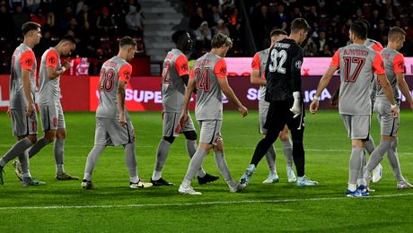 Becali rupe tot! A schimbat 4 jucători la pauza meciului cu CFR, după dezastrul din prima repriză