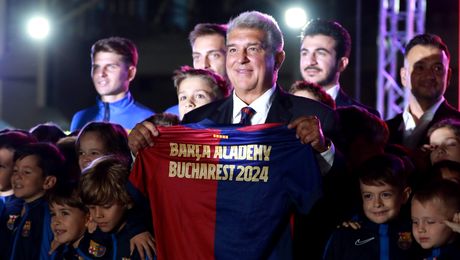 Hagi și Popescu n-au fost invitați la inaugurarea Barca Academy în București. Mesajul lui Popescu: „S-au înșelat, ne vedem astăzi cu Laporta”