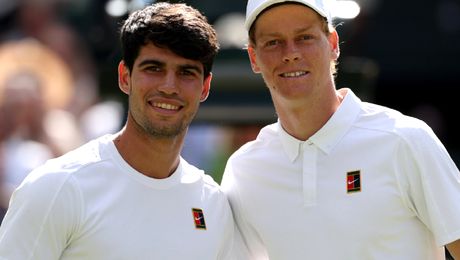 Jannik Sinner l-a învins pe rivalul Carlos Alcaraz și a câștigat Wimbledon. Italianul, primul trofeu pe iarba londoneză