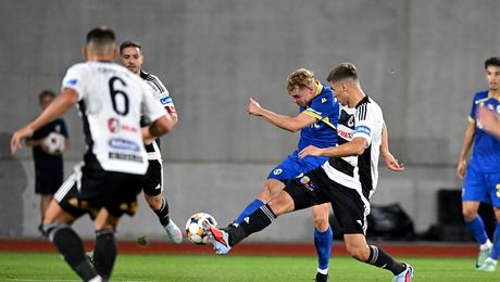 U Cluj – Petrolul 1-1. Sabău a răbufnit la adresa jucătorilor după remiza de la Sibiu: „Aer de vedetă. E rușinos”