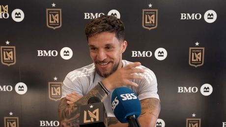 VIDEO | Un jurnalist american i-a vorbit în limba română lui Alex Băluță, la conferința de presă! Reacția fotbalistului