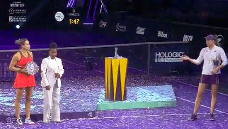 Scandal imens la finalul Turneului Campioanelor. Marea câştigătoare a refuzat să se fotografieze în timpul ceremoniei alături de noua şefă WTA