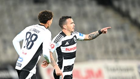 U Cluj, prima victorie pe teren propriu. Dan Nistor și Bic au rezolvat meciul cu Metaloglobus. Teja: ”Nu ne împuşcă nimeni”