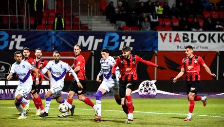 Robert Ilyes, supărat după înfrângerea cu FC Argeș! Anunță măsuri la Csikszereda: „Trebuie să pun piciorul în prag”