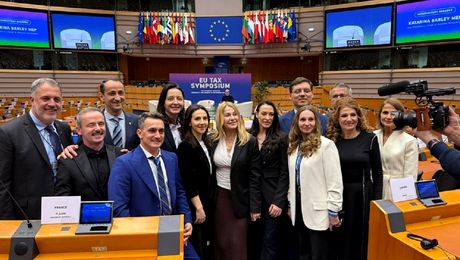 Nadia Comăneci a fost în prim-plan la Parlamentul European: “Sportul are puterea să schimbe lumea”. Moment deosebit pentru campioana României | VIDEO