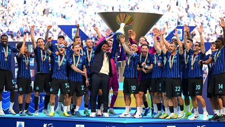 Verona i-a stricat sărbătoarea lui Chivu, dar antrenorul a trăit din plin ceremonia de încoronare a campioanei din Serie A
