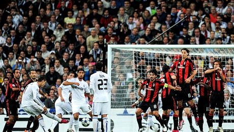 Presa din Italia aruncă bomba! Fostul fundaş şi antrenor de la AC Milan se află pe lista unei echipe din Superliga: a fost dorit în trecut şi de FCSB