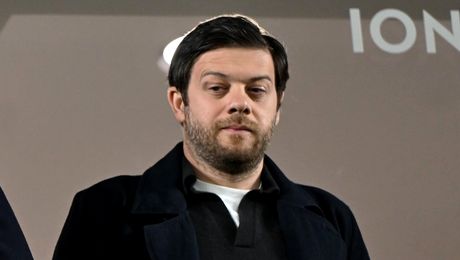 Victor Angelescu a răbufnit în direct, după ce fanii rapidişti şi-au acuzat favoriţii de trucare de meciuri: ”Sunt foarte buni la ironii. Nu am nicio problemă să mă înjure”