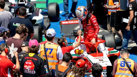 Cu 8 podiumuri în primele 9 curse ale sezonului, pilotul român David Cosma Cristofor este unul dintre favoriţii etapei de la Mugello din Campionatul Italian de Formula 4