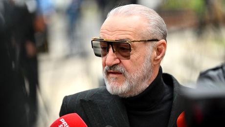 Gigi Becali a dat lovitura! Laurențiu Reghecampf este noul antrenor la FCSB: „Am făcut pe loc negocierile”