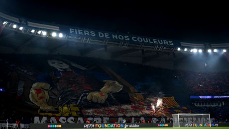 Scandal după PSG – FC Barcelona. Catalanii fac plângere la UEFA după bannerul afişat de suporterii francezi