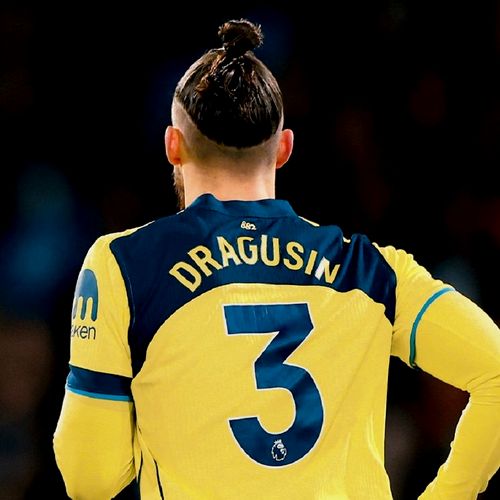 Radu Drăgușin, nota 7 după ce a jucat în Manchester United – Tottenham 2-0. Românul, lăudat: „Se bucură că nu l-a lăsat să plece”