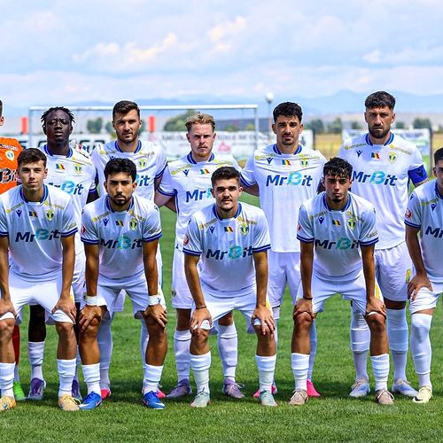 Petrolul, în forță pe piața transferurilor! Ultimele achiziții oficializate pentru noul sezon. Un fotbalist cu meciuri în Premier League a ajuns la Ploiești