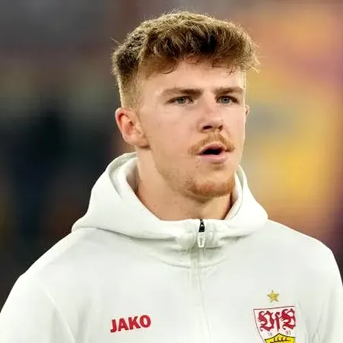 Inter şi Barcelona se luptă pentru semnătura fundaşului de 20 de ani care a făcut senzaţie în Bundesliga