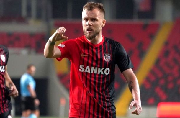 Alex Maxim a înscris pentru Gaziantep. Românul a ajuns la patru goluri stagionale. Cu ce scor s-a terminat partida cu Karagumruk