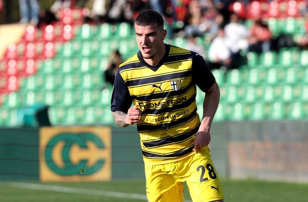Valentin Mihăilă, ofertă din Serie A! Clubul care a „bătut” la ușa Parmei pentru transferul internaționalului român