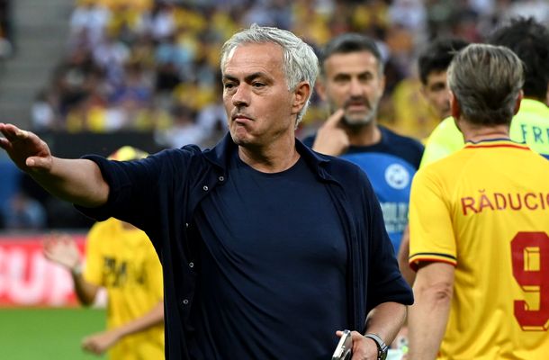 Jose Mourinho nu s-a ferit de cuvinte când a venit vorba despre Cristi Chivu și Inter: „Poate să câștige ce vrea el, dar nu îi doresc asta”