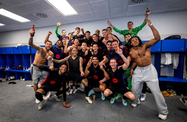 FC Barcelona este campioana Spaniei pentru a 28-a oară. Catalanii, care au reuşit eventul în acest sezon, au câştigat cu 2-0 derby-ul cu Espanyol