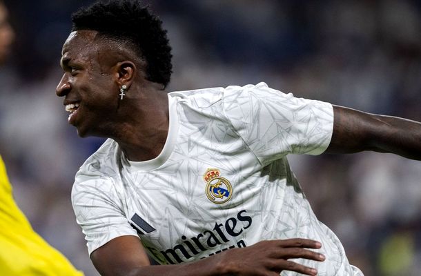 Apropiaţii lui Vinicius acuză presa pentru huiduielile fanilor Realului la adresa brazilianului