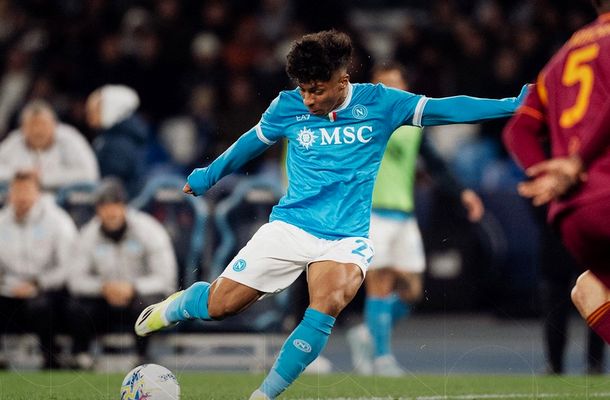 Incident șocant în timpul meciului lui Napoli! Soția și-a înjunghiat soțul după o neînțelegere, din cauza injuriilor