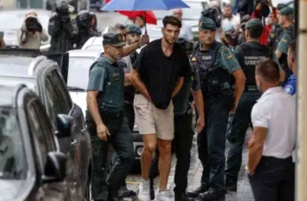 Procurorii cer peste zece ani de închisoare în cazul atacantului spaniol Rafa Mir, acuzat de viol