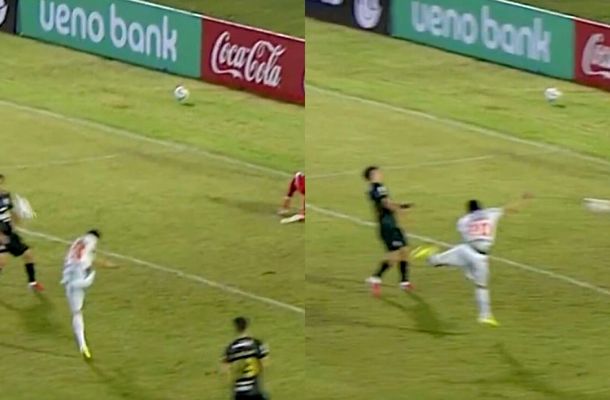 VIDEO | Gol de cascadorii râsului în Paraguay. Atacantul a ratat un penalty, apoi s-a trezit că mingea i-a fost degajată în faţă înainte de a intra în poartă