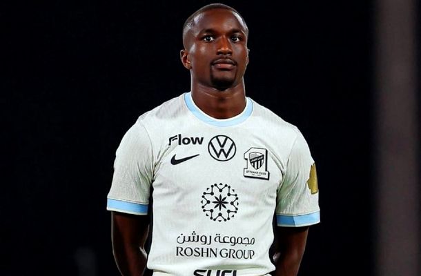 Fotbalistul lui Al-Ittihad a fost eliminat după un gest murdar. A fost surprins de arbitru în timpul meciului | VIDEO