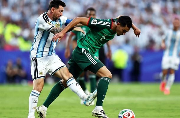 Algerienii au luat foc şi au făcut plângere la FIFA. Africanii acuză arbirtajul din meciul pierdut la scor cu Argentina
