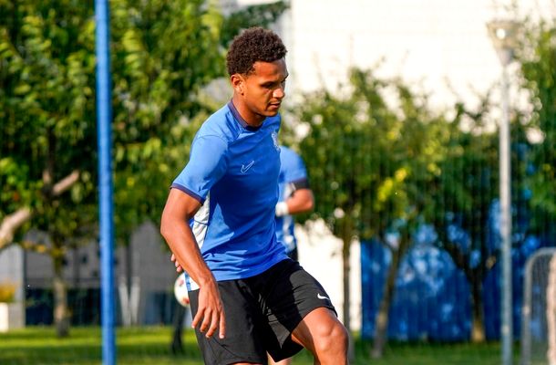 OFICIAL | Farul apelează la francezi după ce a fost la un pas de retrogradarea în Liga 2. Doi fotbaliști din „Hexagon” au semnat