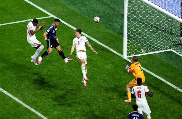 Argentina întoarce scorul în ultimele minute cu Anglia şi joacă din nou finala Cupei Mondiale. Enzo Fernández şi Lautaro Martinez au marcat pentru deţinătoarea trofeului