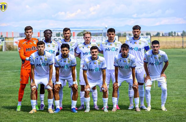 Petrolul, în forță pe piața transferurilor! Ultimele achiziții oficializate pentru noul sezon. Un fotbalist cu meciuri în Premier League a ajuns la Ploiești