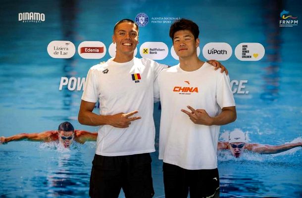 David Popovici l-a dus pe Pan Zhanle la Castelul Peleș. Reacția campionului român